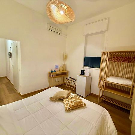 Terrazze Sul Mare Bed & Breakfast Pozzallo Bagian luar foto