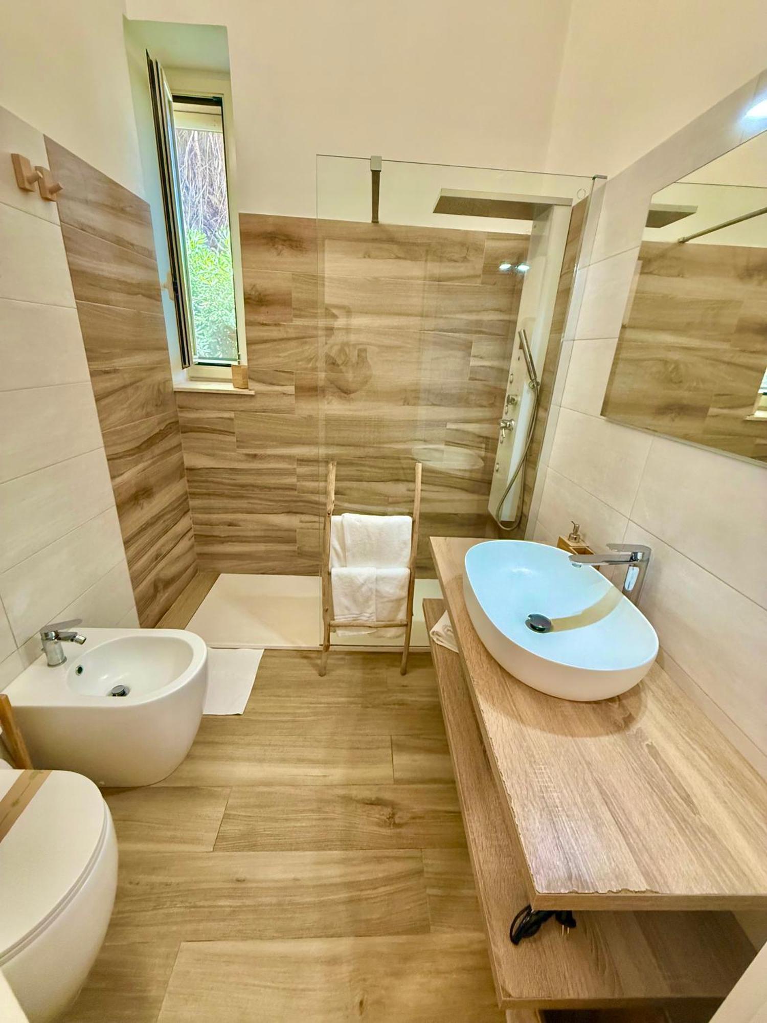 Terrazze Sul Mare Bed & Breakfast Pozzallo Bagian luar foto