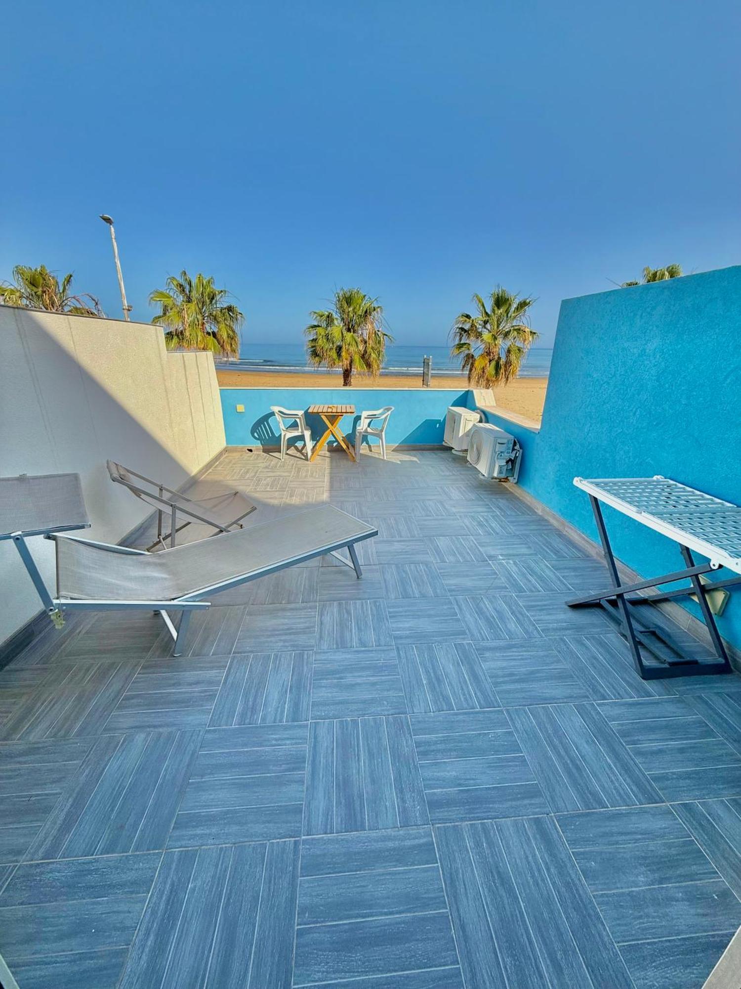 Terrazze Sul Mare Bed & Breakfast Pozzallo Bagian luar foto