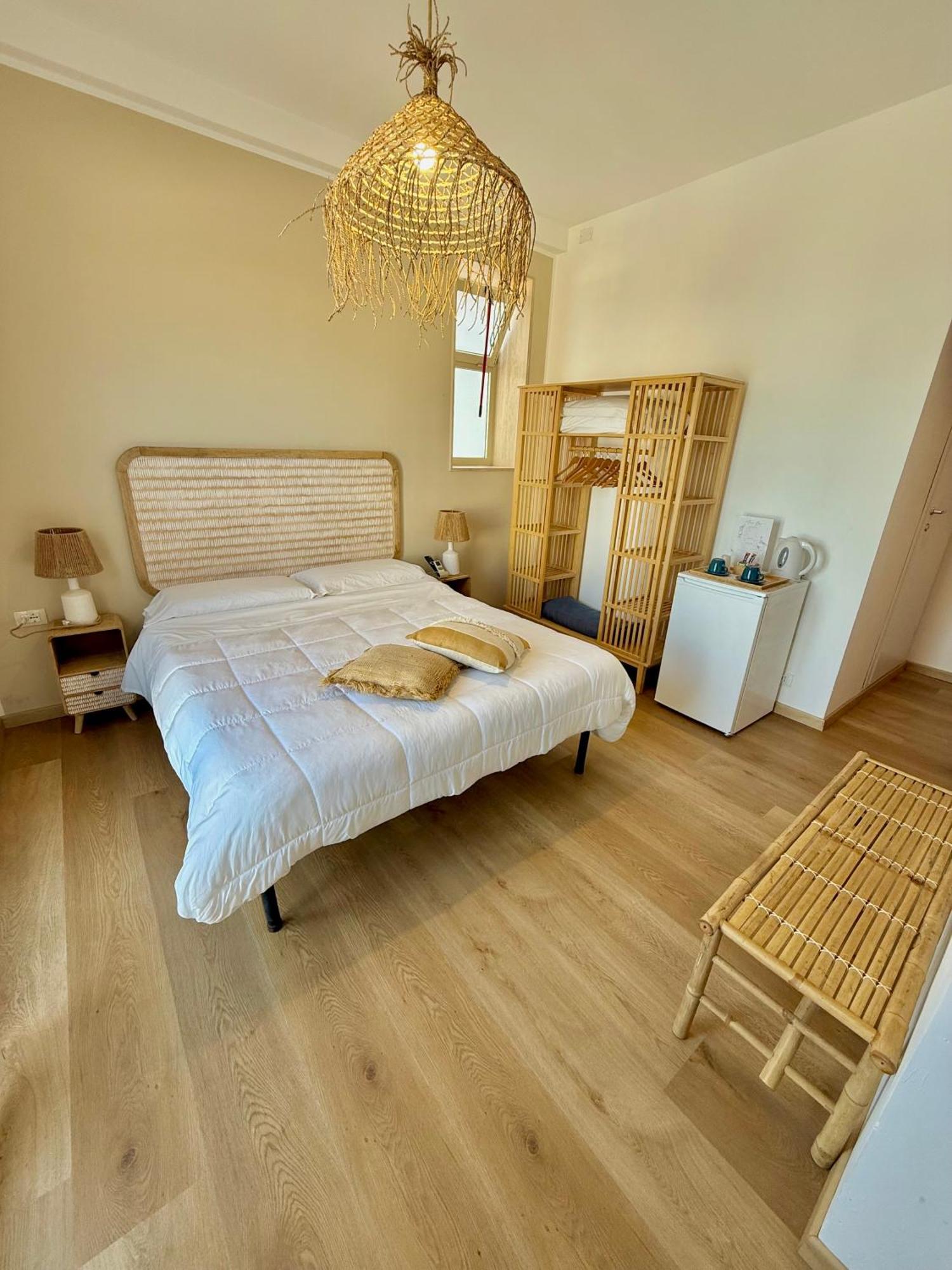 Terrazze Sul Mare Bed & Breakfast Pozzallo Bagian luar foto